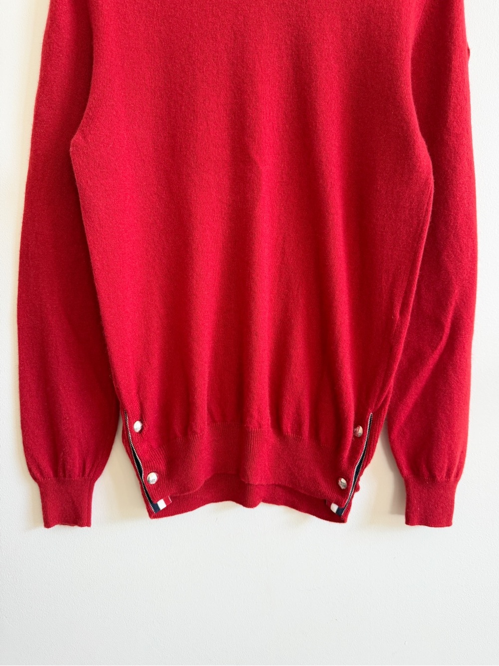 MONCLER • Maglione Tricot Girocollo Round Neck Cashmere Sweater in Red - Picture 5 of 14